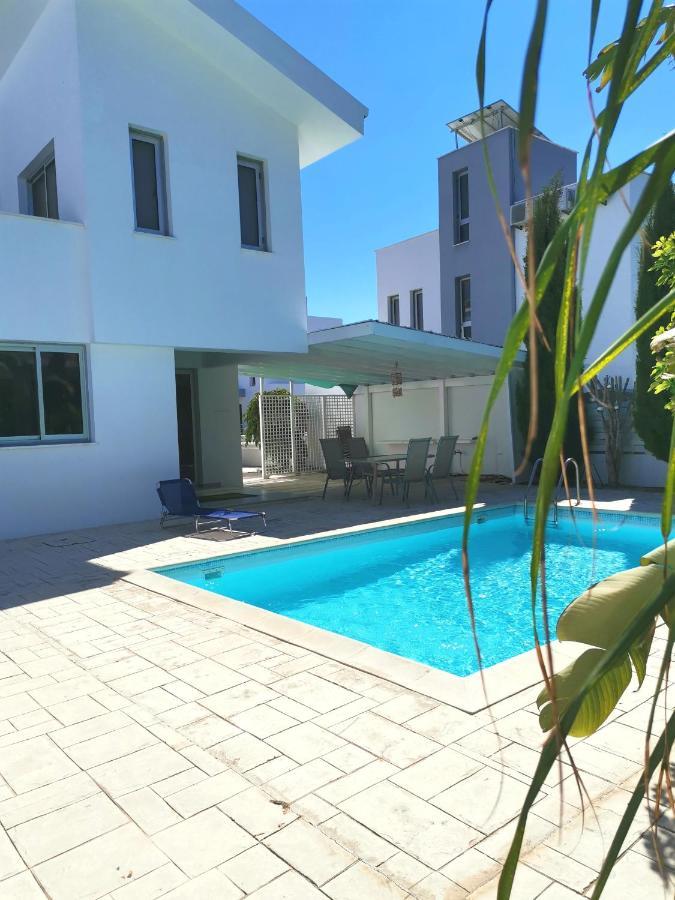 Colonial Villa 32 เปร์โวเลีย ภายนอก รูปภาพ
