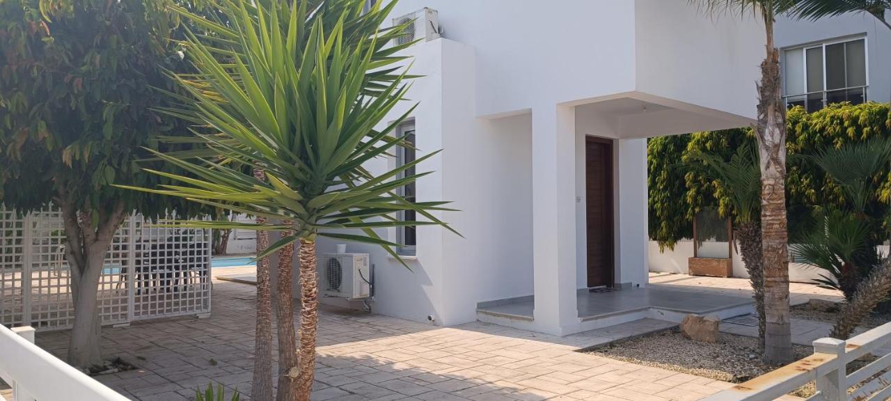 Colonial Villa 32 เปร์โวเลีย ภายนอก รูปภาพ