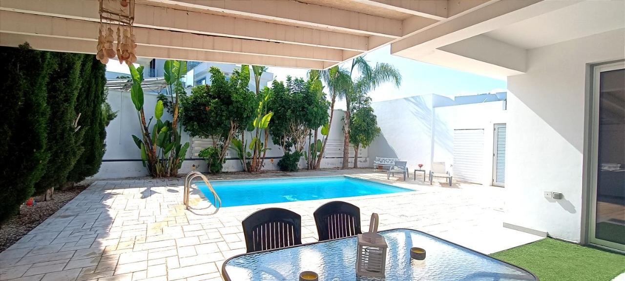 Colonial Villa 32 เปร์โวเลีย ภายนอก รูปภาพ