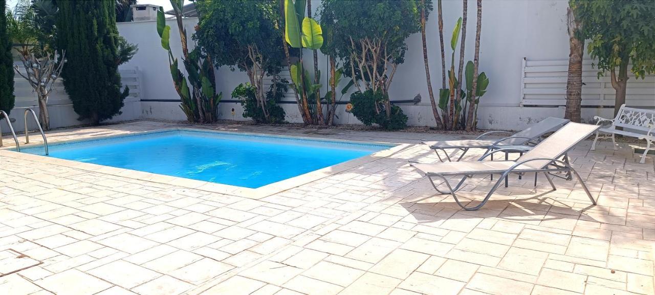 Colonial Villa 32 เปร์โวเลีย ภายนอก รูปภาพ